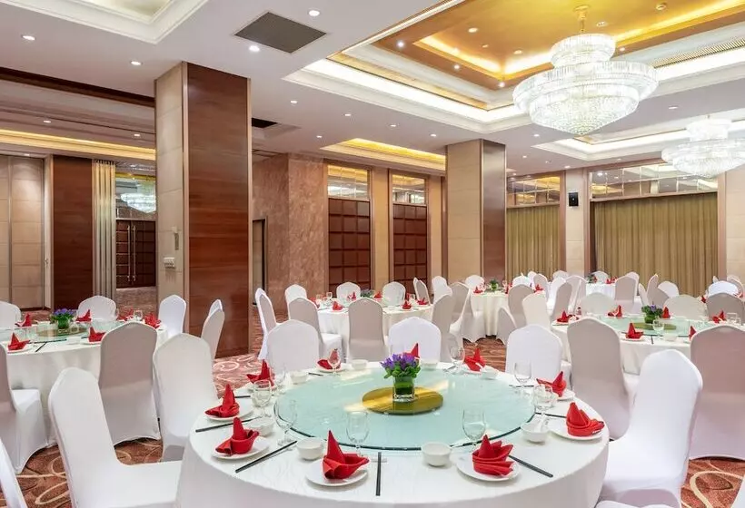 호텔 Holiday Inn Shanghai Pudong Nanpu, An Ihg