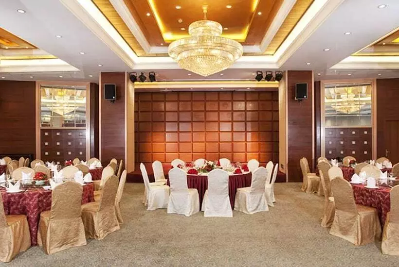 호텔 Holiday Inn Shanghai Pudong Nanpu, An Ihg