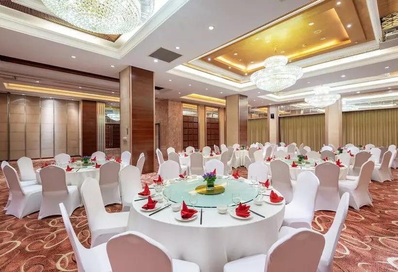 호텔 Holiday Inn Shanghai Pudong Nanpu, An Ihg