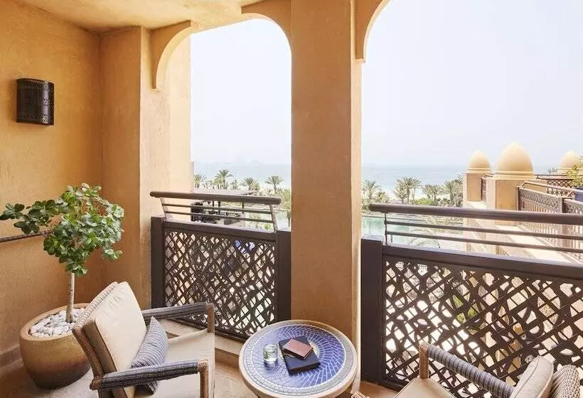 Отель Jumeirah Mina Al Salam Dubai