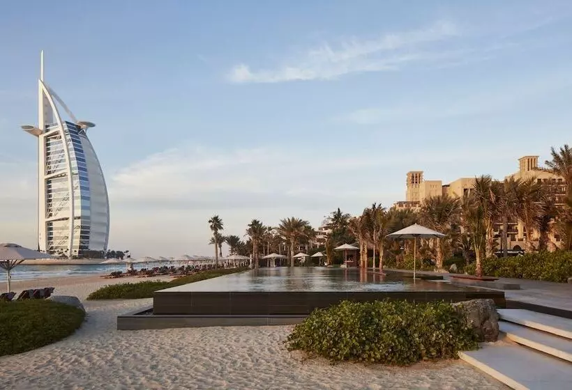 Отель Jumeirah Mina Al Salam Dubai
