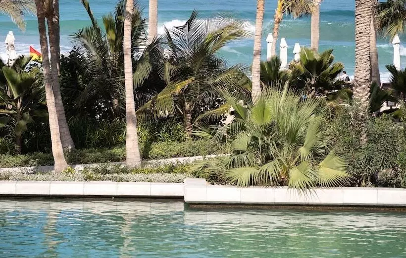 Отель Jumeirah Mina Al Salam Dubai