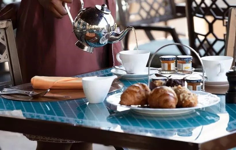 Отель Jumeirah Mina Al Salam Dubai