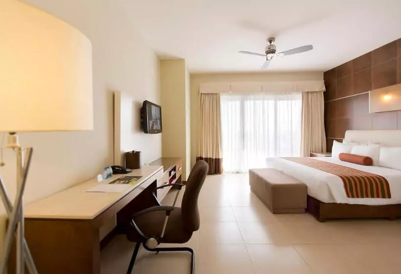 酒店 Krystal Urban Cancun & Beach Club