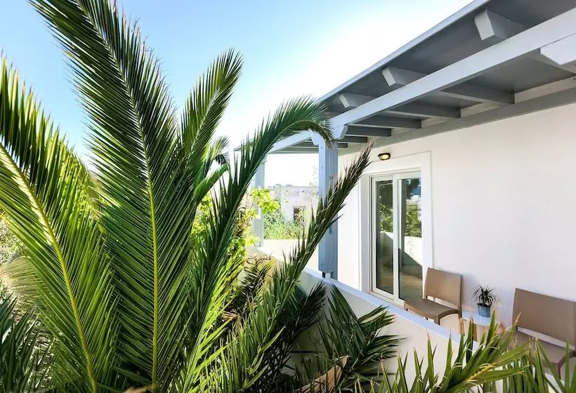 בית מלון כפרי Memories Beach