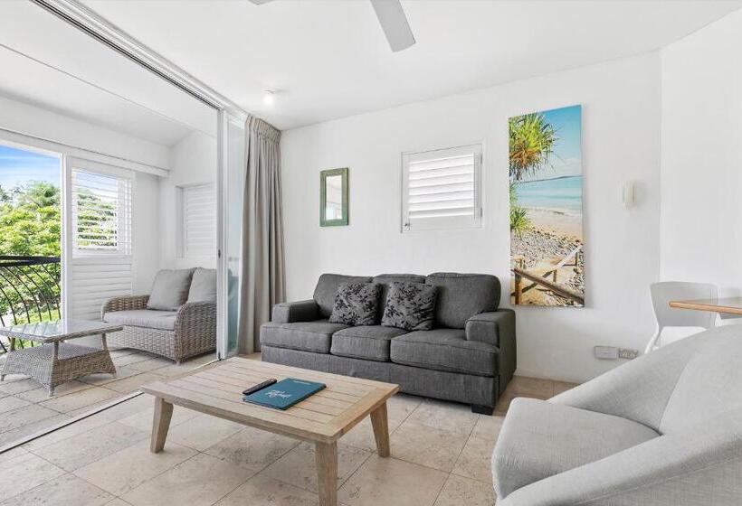 Отель Noosa Blue Resort