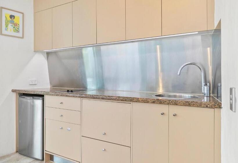 Отель Noosa Blue Resort