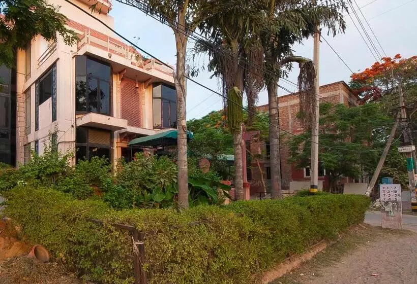 בית מלון כפרי Siris 18