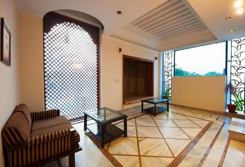 בית מלון כפרי Siris 18