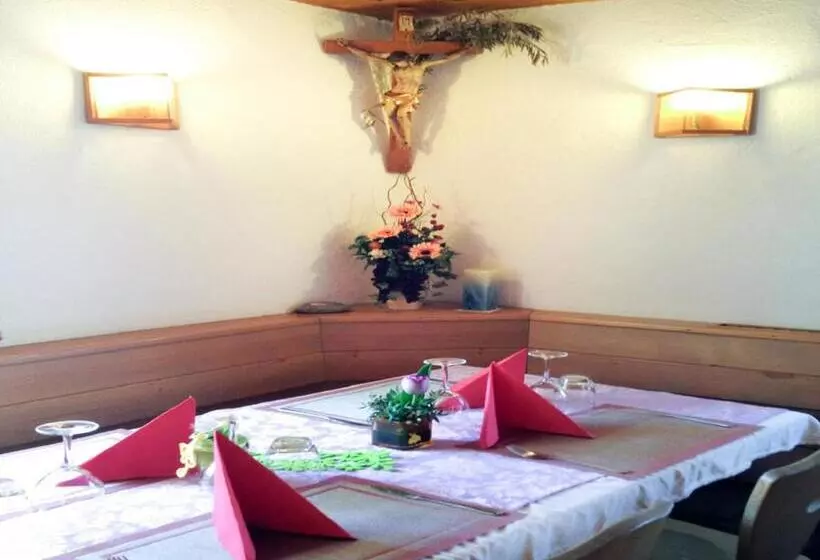 Hotelli Zur Kirche