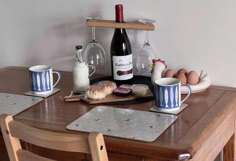 Bike Shed, 1 Bed Cottage, Sleeps 2, Pet Friendly
