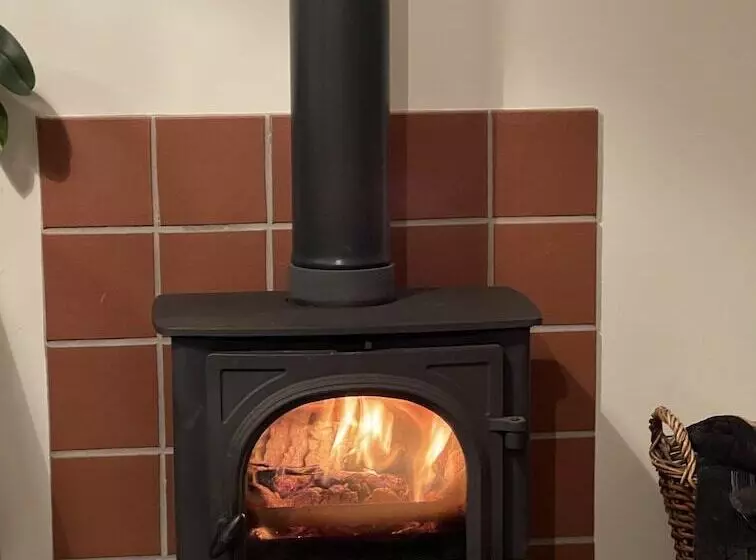 Bike Shed, 1 Bed Cottage, Sleeps 2, Pet Friendly