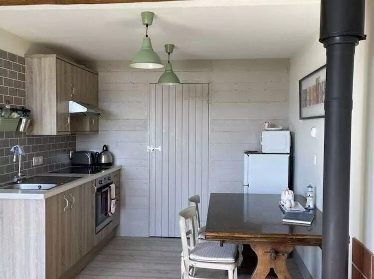 Bike Shed, 1 Bed Cottage, Sleeps 2, Pet Friendly
