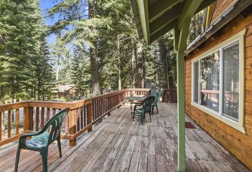 7 Minute Walk To Beach Chambers Landing Chalet