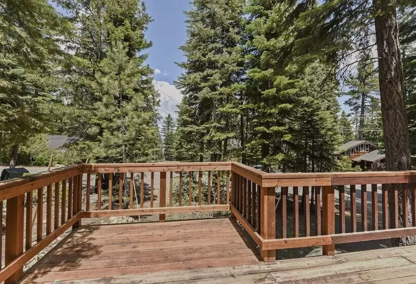 7 Minute Walk To Beach Chambers Landing Chalet