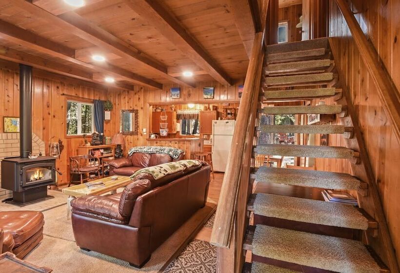 7 Minute Walk To Beach Chambers Landing Chalet