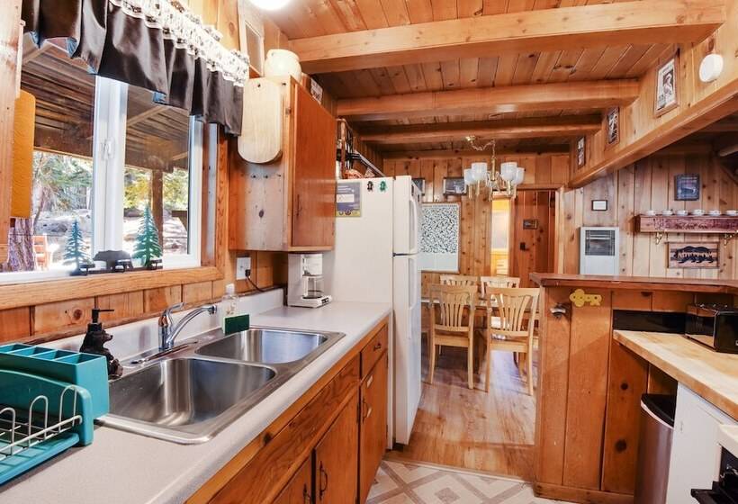 7 Minute Walk To Beach Chambers Landing Chalet