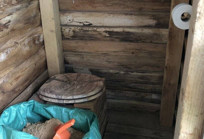 Cosy 5m Bell Tent Glamping In Rural Herefordshire