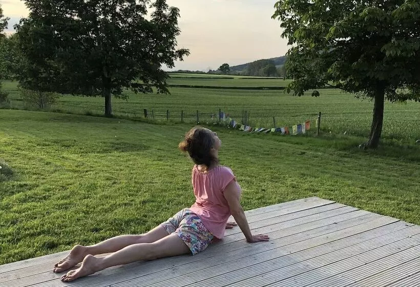 Cosy 5m Bell Tent Glamping In Rural Herefordshire