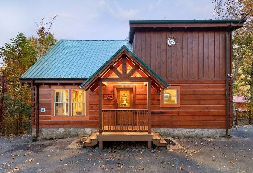 Cozy Bear Lodge