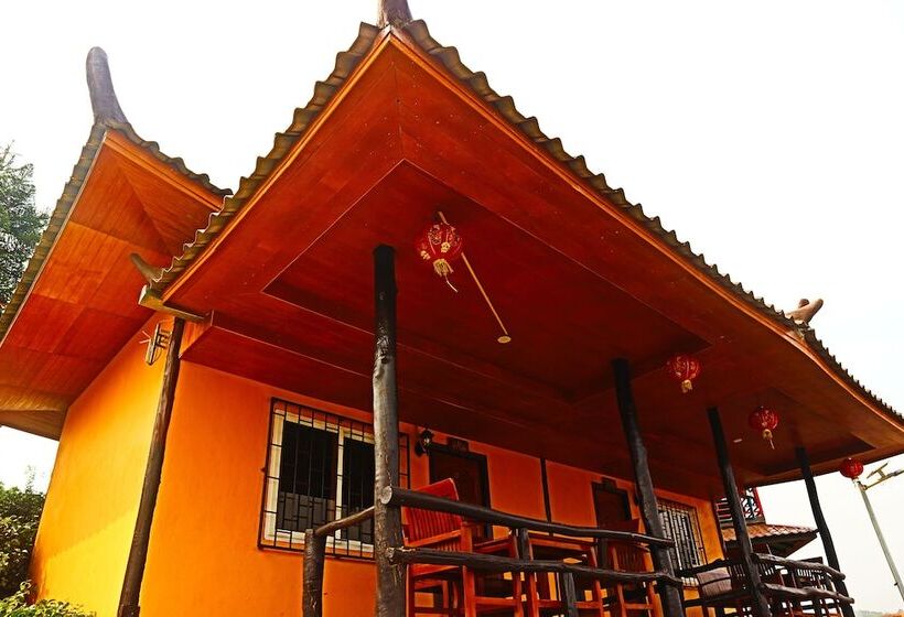 בית מלון כפרי Chasa Rakthai Resort