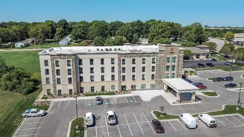 Hotelli Comfort Suites Grandview  Kansas City