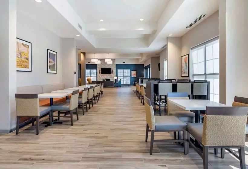 Hotelli Comfort Suites Grandview  Kansas City