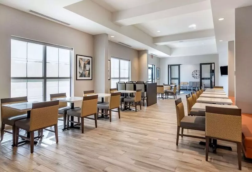 Hotelli Comfort Suites Grandview  Kansas City