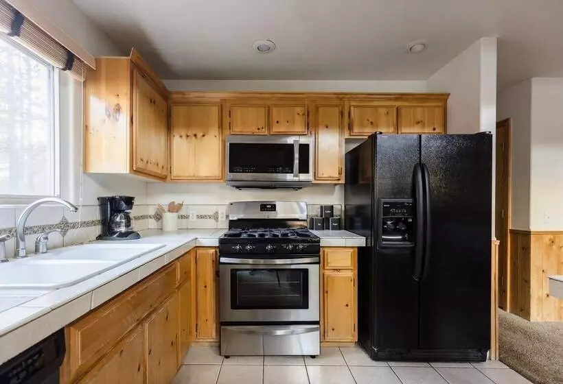 Jumper & Jackhorn By Avantstay 2 Cabin Buyout 6 Br W/ Hot Tub