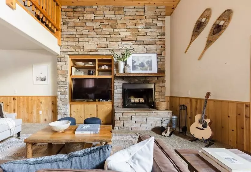 Jumper & Jackhorn By Avantstay 2 Cabin Buyout 6 Br W/ Hot Tub