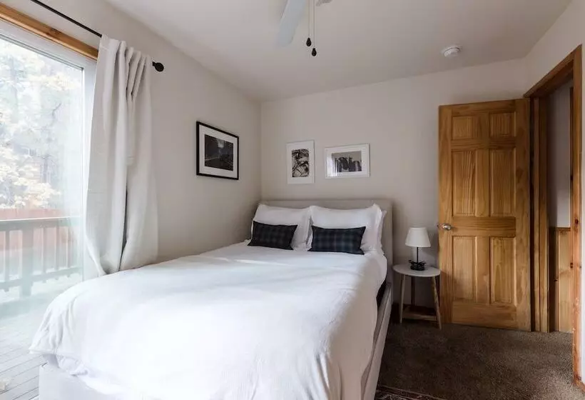 Jumper & Jackhorn By Avantstay 2 Cabin Buyout 6 Br W/ Hot Tub