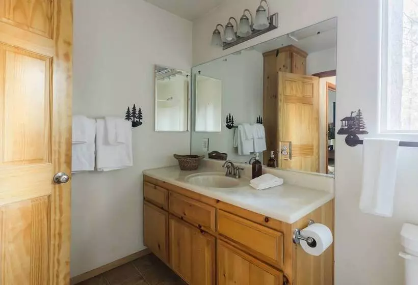 Jumper & Jackhorn By Avantstay 2 Cabin Buyout 6 Br W/ Hot Tub