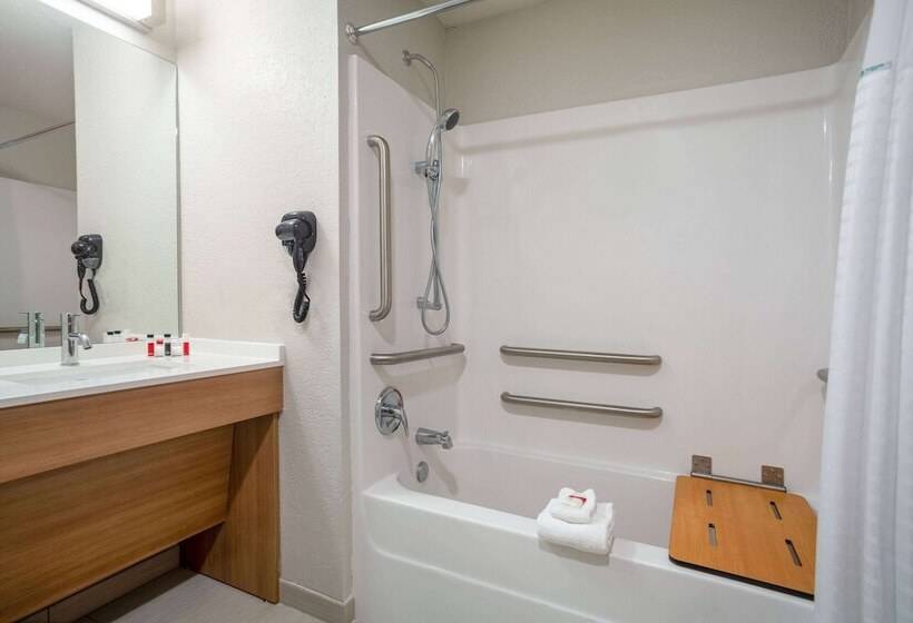 Microtel Inn & Suites By Wyndham Liberty/ne Kansas City Area