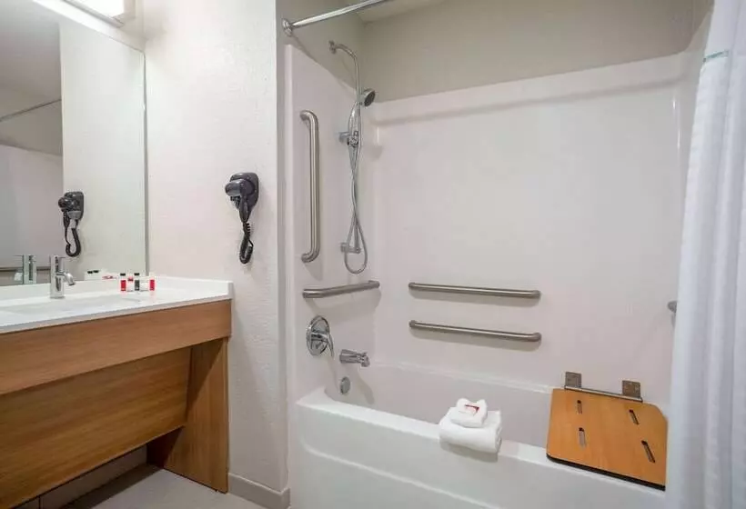 Microtel Inn & Suites By Wyndham Liberty/ne Kansas City Area