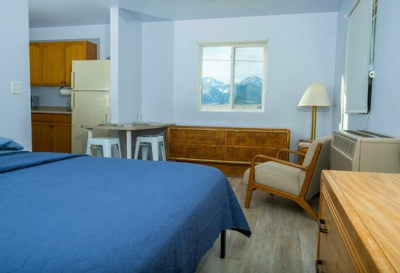 فندق على الطريق Dark Sky Suites