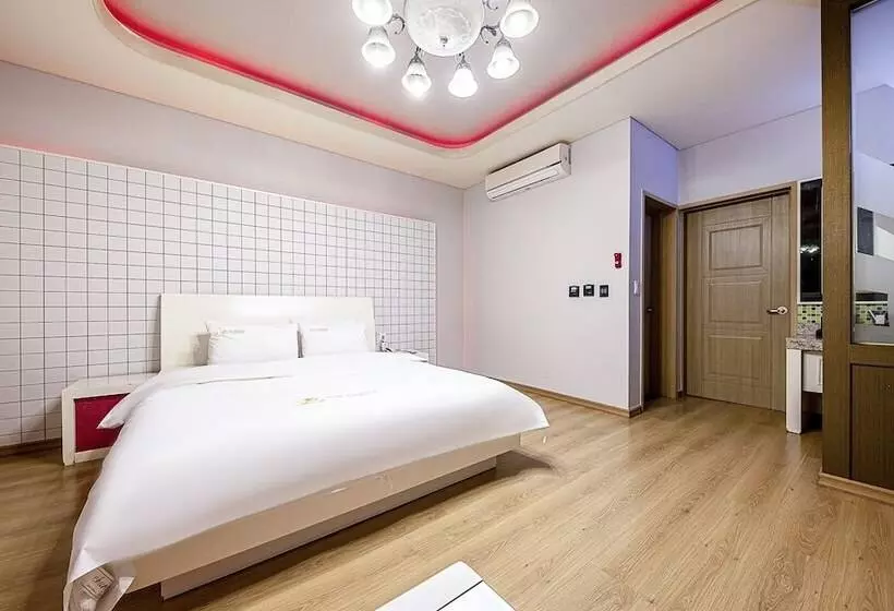 مُتل Gwangju Sangmu Luxury