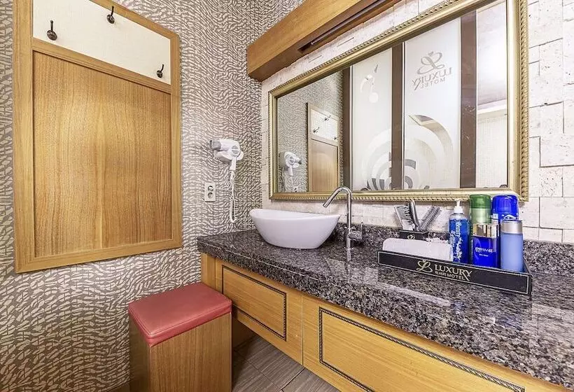 مُتل Gwangju Sangmu Luxury