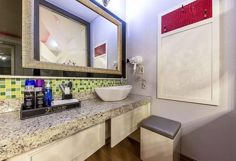 مُتل Gwangju Sangmu Luxury