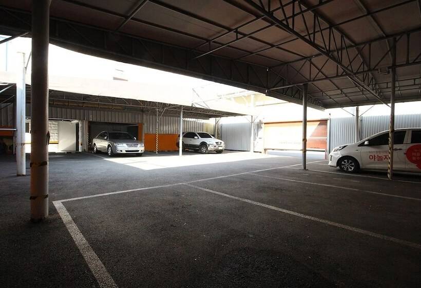 مُتل Gwangju Sinandong Hotel Napoli