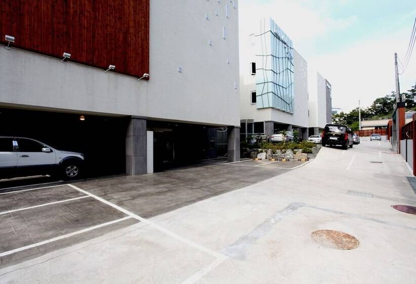 汽车旅馆 Paju Hwasumok