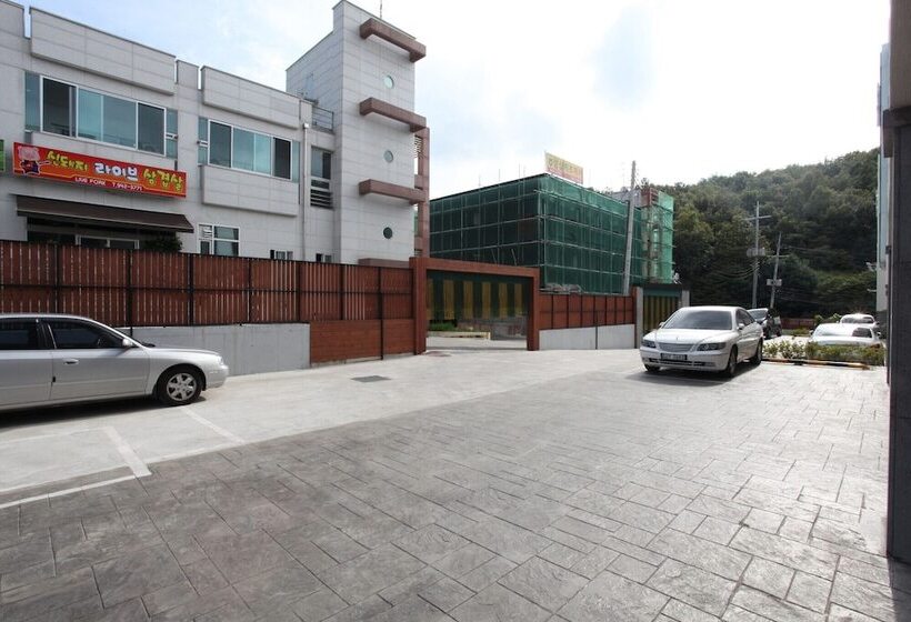 汽车旅馆 Paju Hwasumok