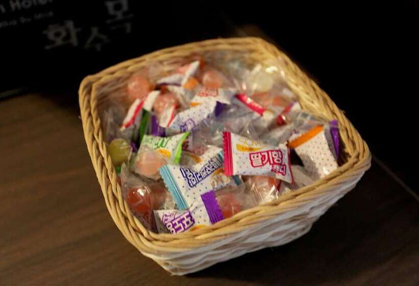 汽车旅馆 Paju Hwasumok