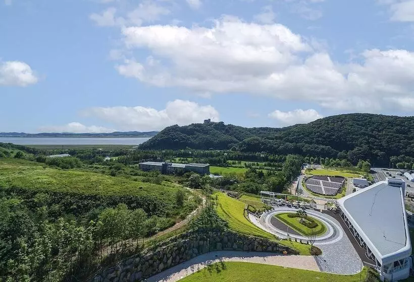 مُتل Paju Hills