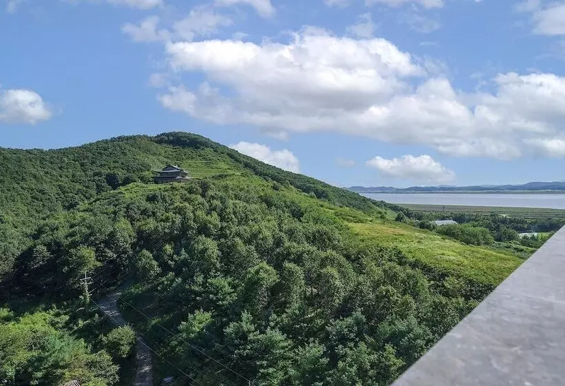 مُتل Paju Hills
