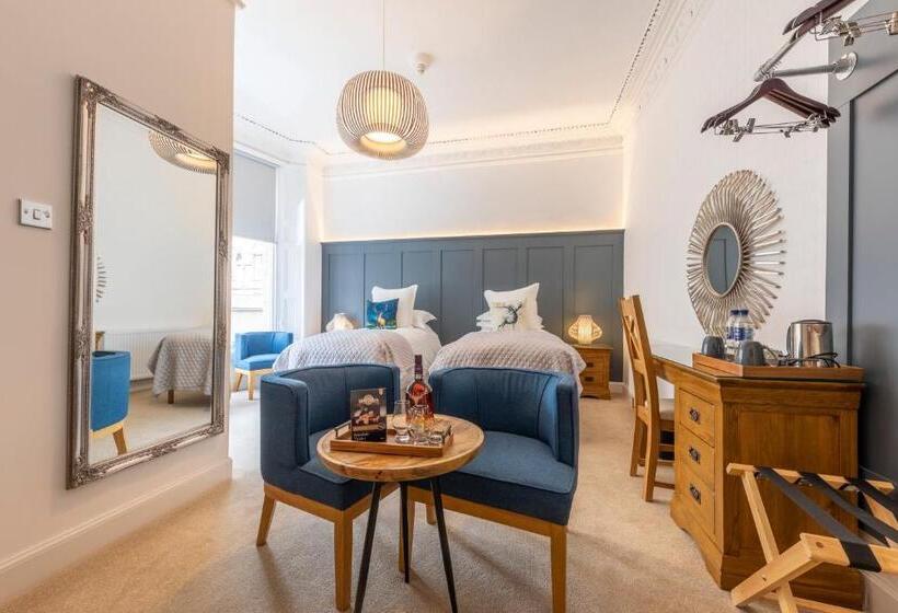 פנסיון Annandale Guest House