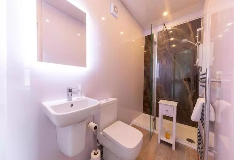 Majatalo Annandale Guest House