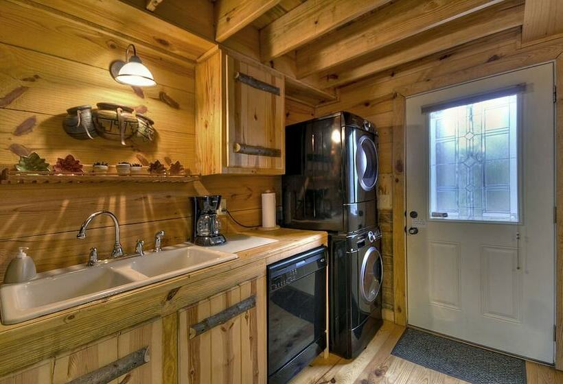 Triple Treat Rustic Cabin Near Blue Ridge