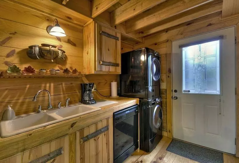 Triple Treat Rustic Cabin Near Blue Ridge