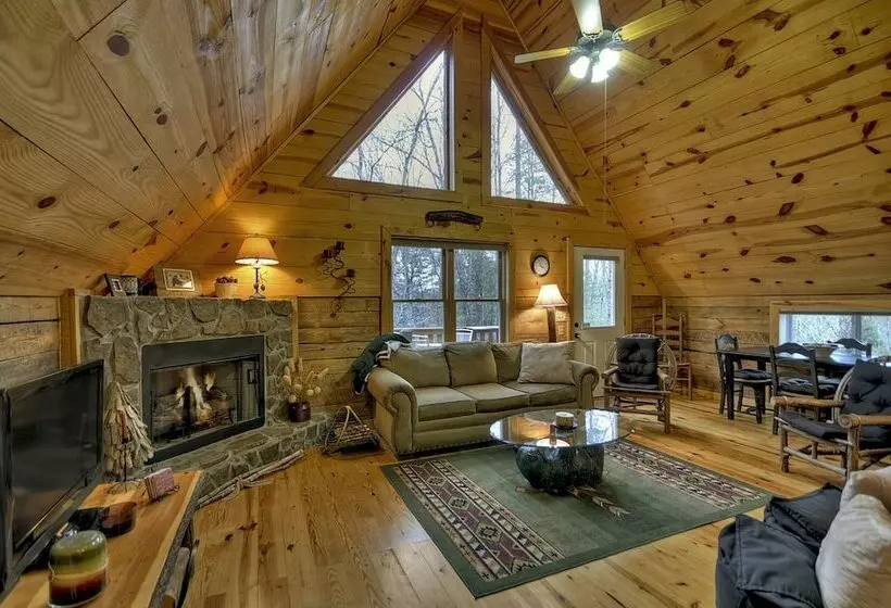 Triple Treat Rustic Cabin Near Blue Ridge
