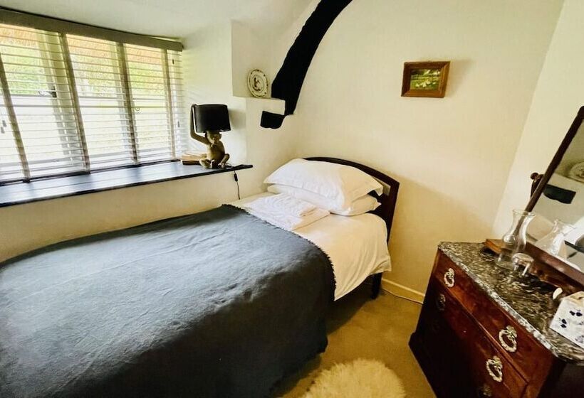 Weeke Brook Quintessential Thatched Luxury Devon Cottage